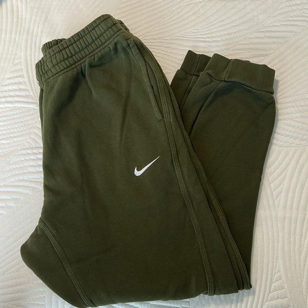 Green Nike cuffed sweats